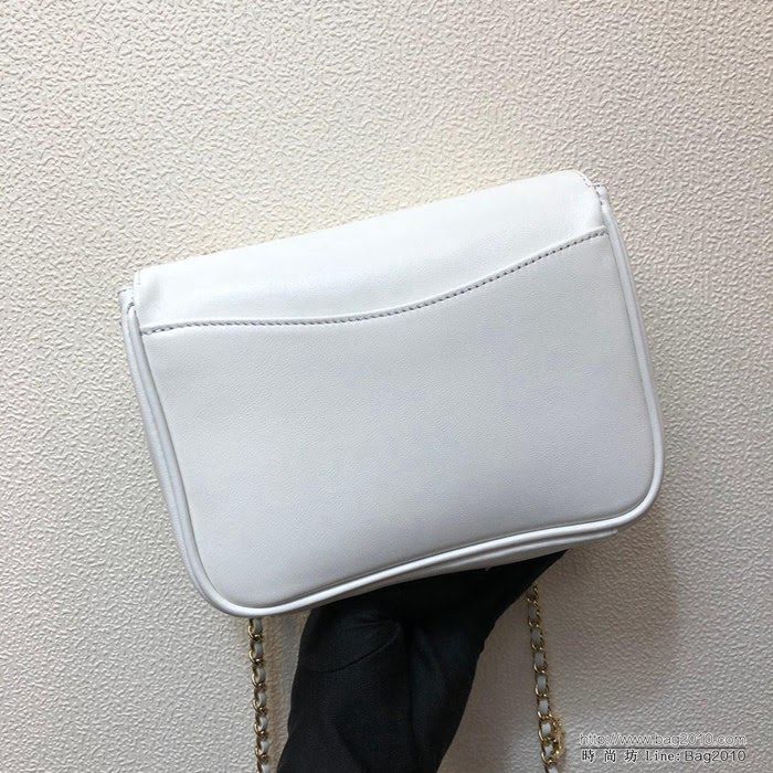 CHANEL香奈兒 独家背景实拍 Chane1 OHANEL 2019最新款口盖包 进口小羊皮 内里搭配牛仔布 可单肩可斜挎  Cco1132